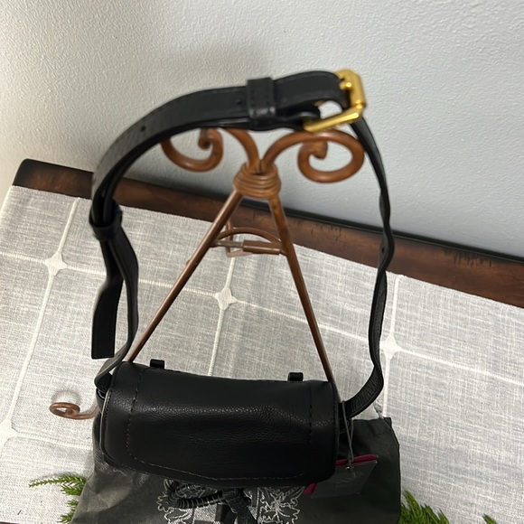BNWT Vince Camuto Cory Leather Belt Bag in Jet Black - Picture 4 of 11